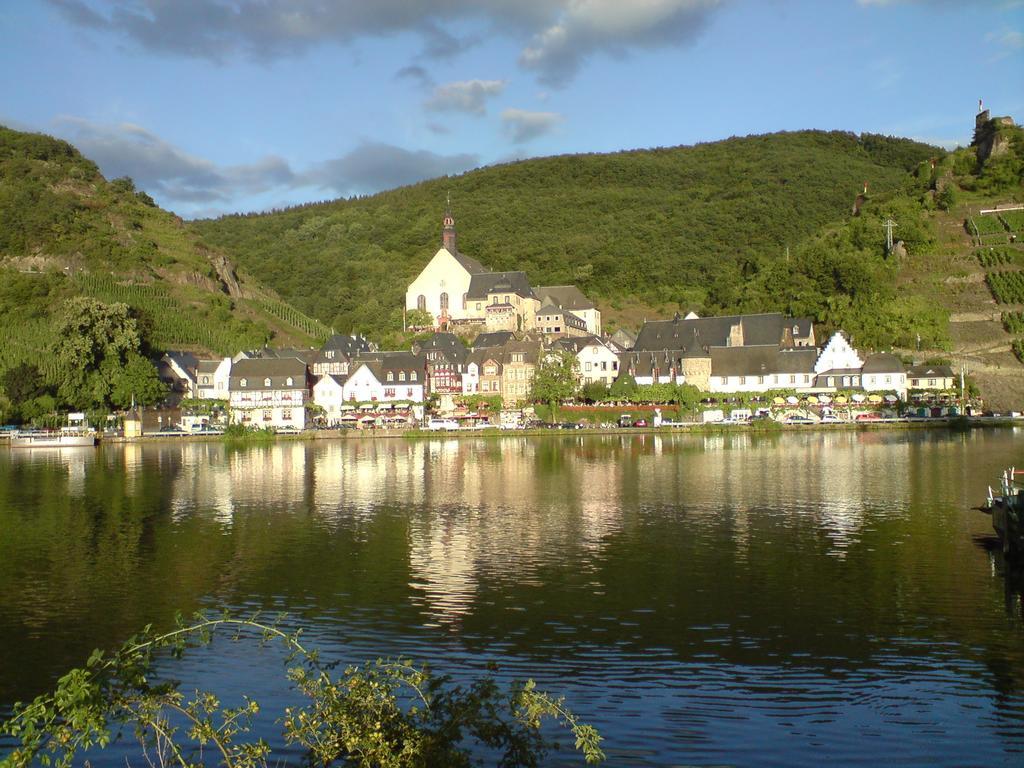 Moselstern Hotel Fuhrmann Ellenz-Poltersdorf Buitenkant foto